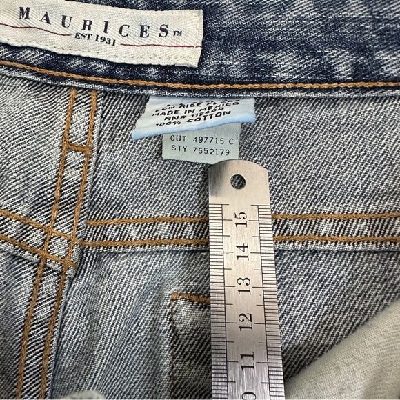 Maurices 5/6 women’s low rise flare jeans - Picture 6 of 11